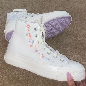 Embroidered Converse Chuck Taylor All-Star Lift Hi
Things To Grow Egret